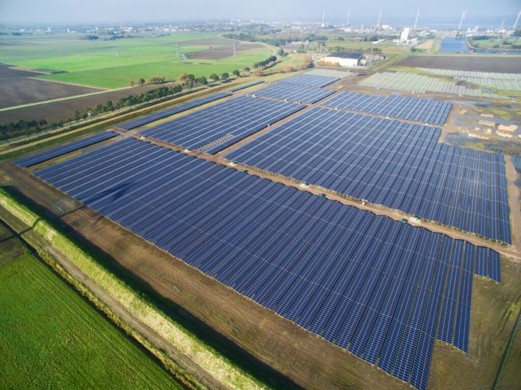 The maximum capacity derived from solar cells Maximum power point tracker (MPPT)