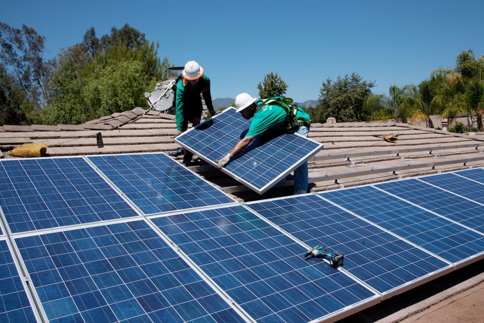 What mistakes should you avoid when installing solar panels?