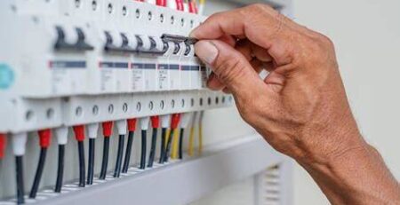 دليل القواطع المغناطيسية: كيف تعمل وأهميتها في حماية الأجهزة 2026